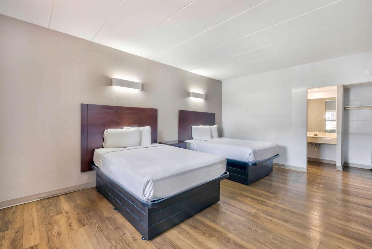 Motel 6-Falls Church, Va - Arlington Boulevard Екстериор снимка